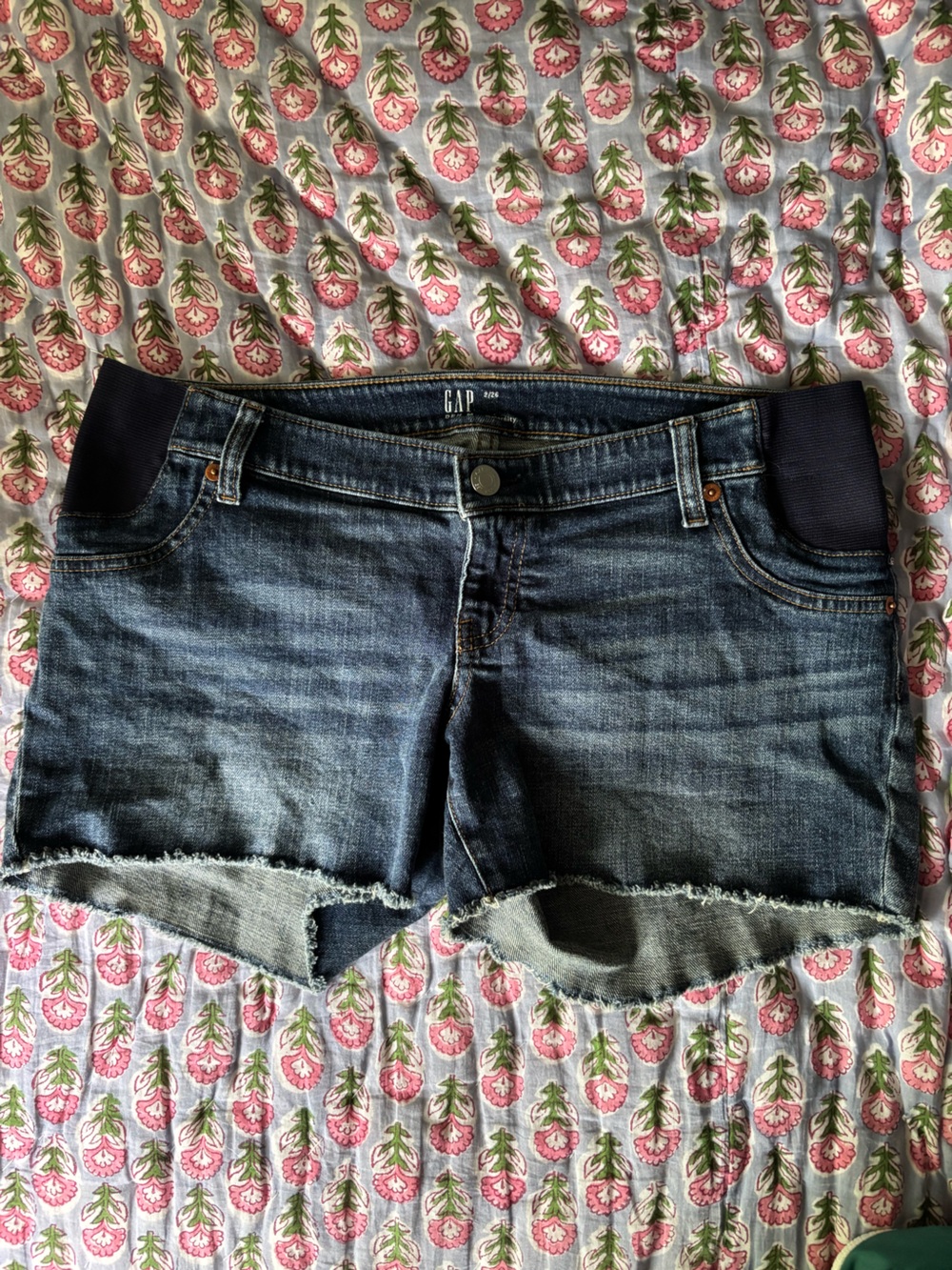 GAP Maternity Women's Frayed Hem Dark Indigo Denim Shorts